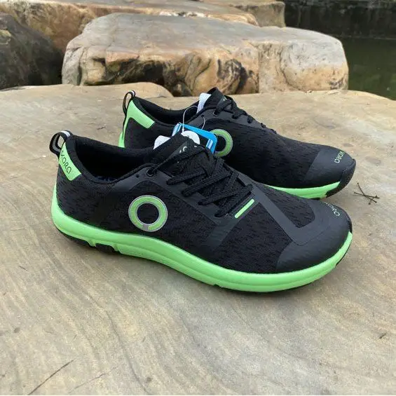 New professional carbon fiber sports training shoes outdoor non-slip shock-absorbing tennis shoes men's running shoes
New professional carbon fiber sports training shoes outdoor non-slip shock-absorbing tennis shoes men's running shoes