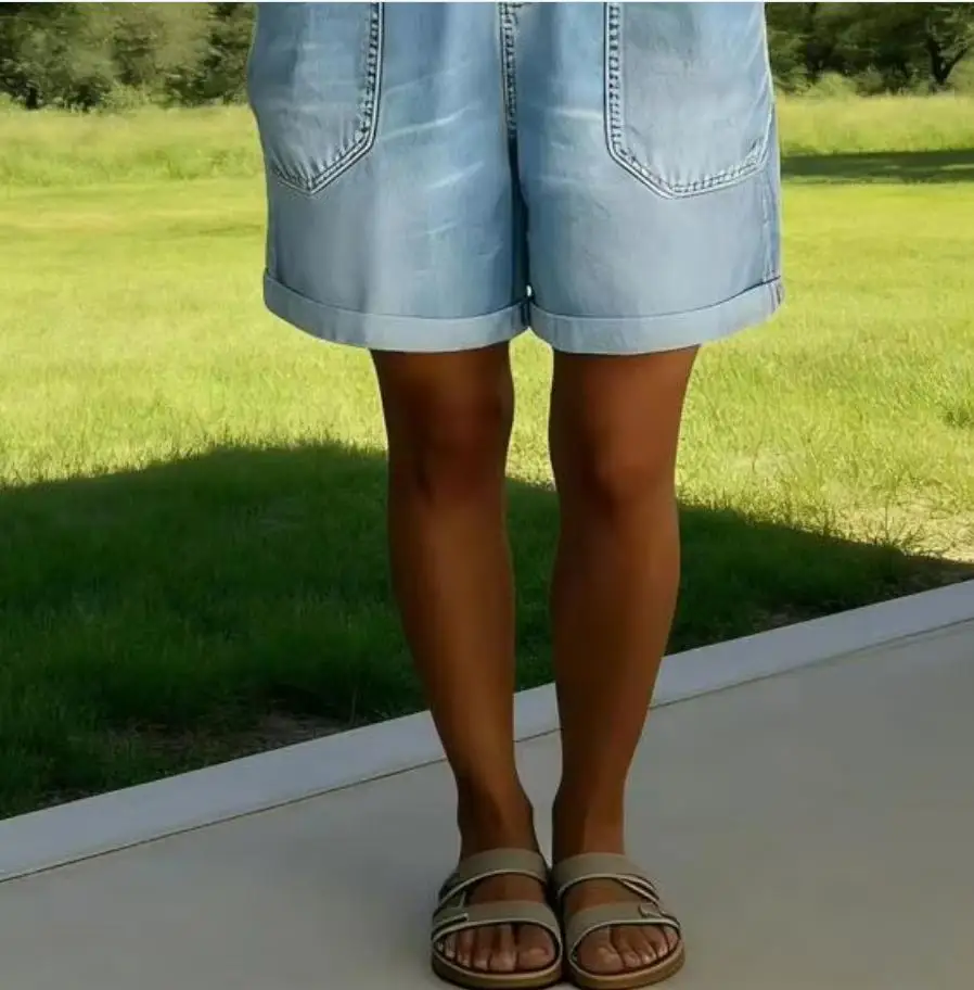 Y2K Vintage Black Denim Rompers Women Sleeveless High Waist Jeans Playsuits Korean Fashion Chic Jumpsuits Overalls Baggy Shorts
Y2K Vintage Black Denim Rompers Women Sleeveless High Waist Jeans Playsuits Korean Fashion Chic Jumpsuits Overalls Baggy Shorts