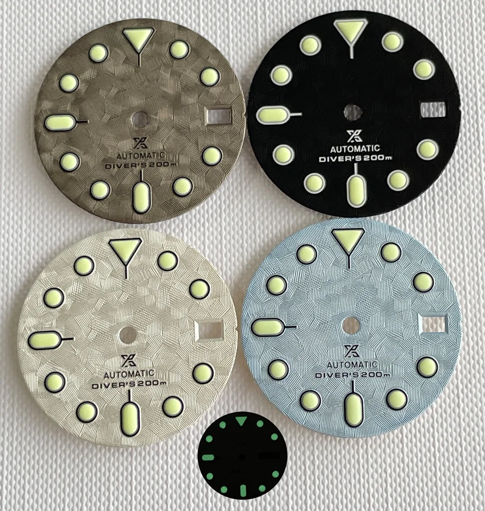 28.5mm dial green illuminated single calendar watch part, suitable for NH35/NH36 movement case improvement
28.5mm dial green illuminated single calendar watch part, suitable for NH35/NH36 movement case improvement