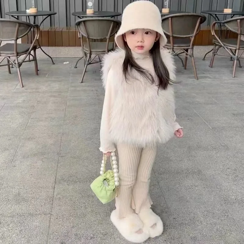 2025 Winter New Women's Kids Faux Fur Vest Toddler Denim Jacket with Fur Trim Warm Stylish Outerwear for Baby Girls
2025 Winter New Women's Kids Faux Fur Vest Toddler Denim Jacket with Fur Trim Warm Stylish Outerwear for Baby Girls