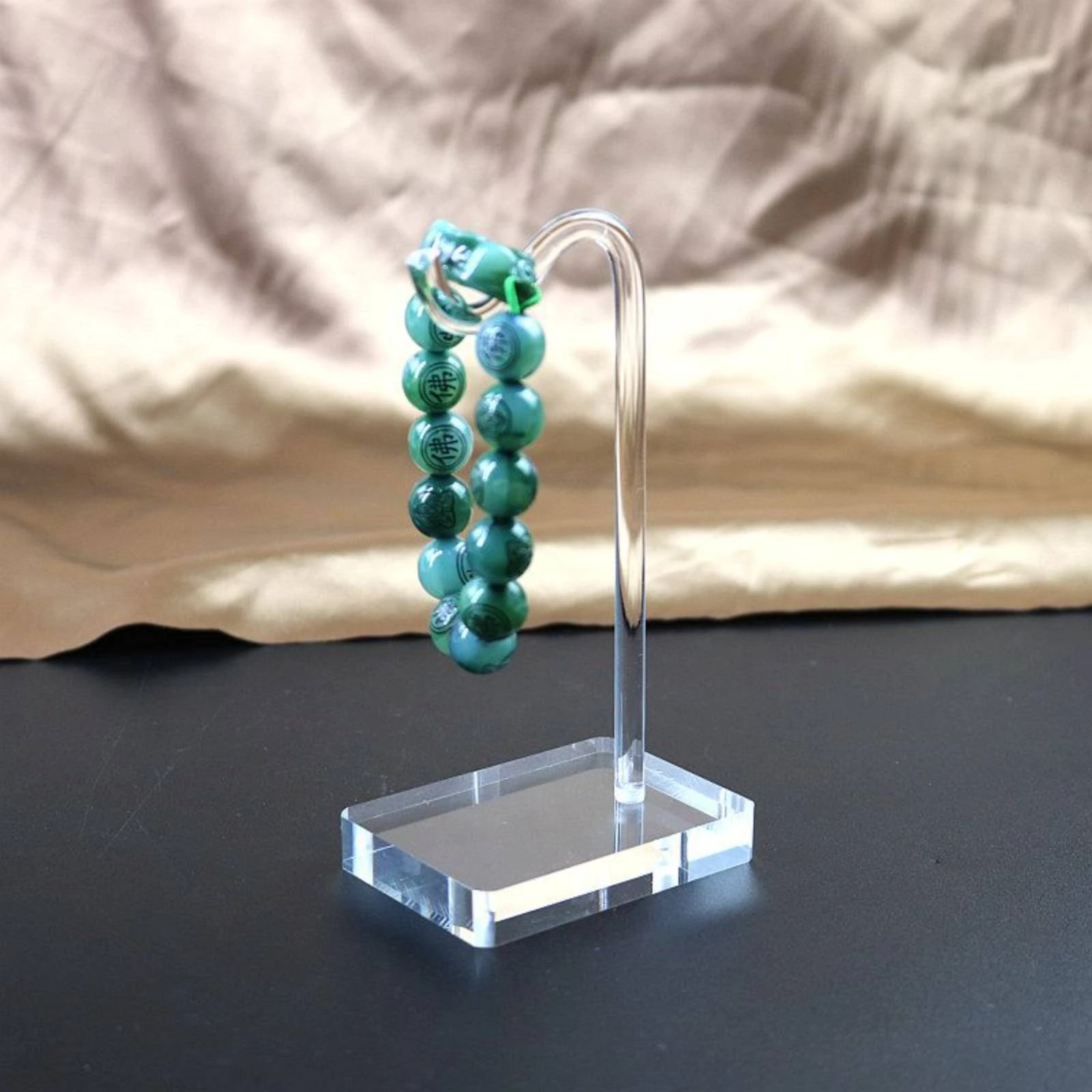 Curved Hook Necklace Display Rack Easy to Clean Acrylic Bracelet Display Stand Clear Bangle Holder Stand Sturdy for Market Stall
Curved Hook Necklace Display Rack Easy to Clean Acrylic Bracelet Display Stand Clear Bangle Holder Stand Sturdy for Market Stall