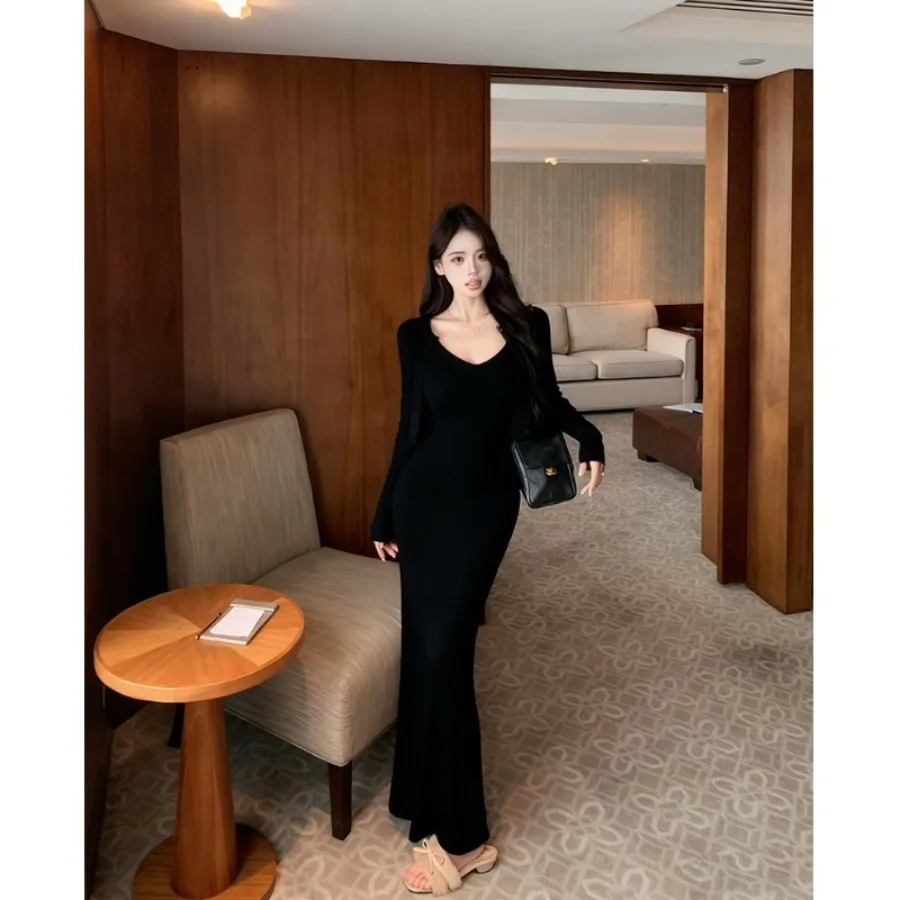 【New Arrival】Women's Black V-Neck Long Sleeve Maxi Dress, Bodycon Knit Casual Evening Gown
【New Arrival】Women's Black V-Neck Long Sleeve Maxi Dress, Bodycon Knit Casual Evening Gown