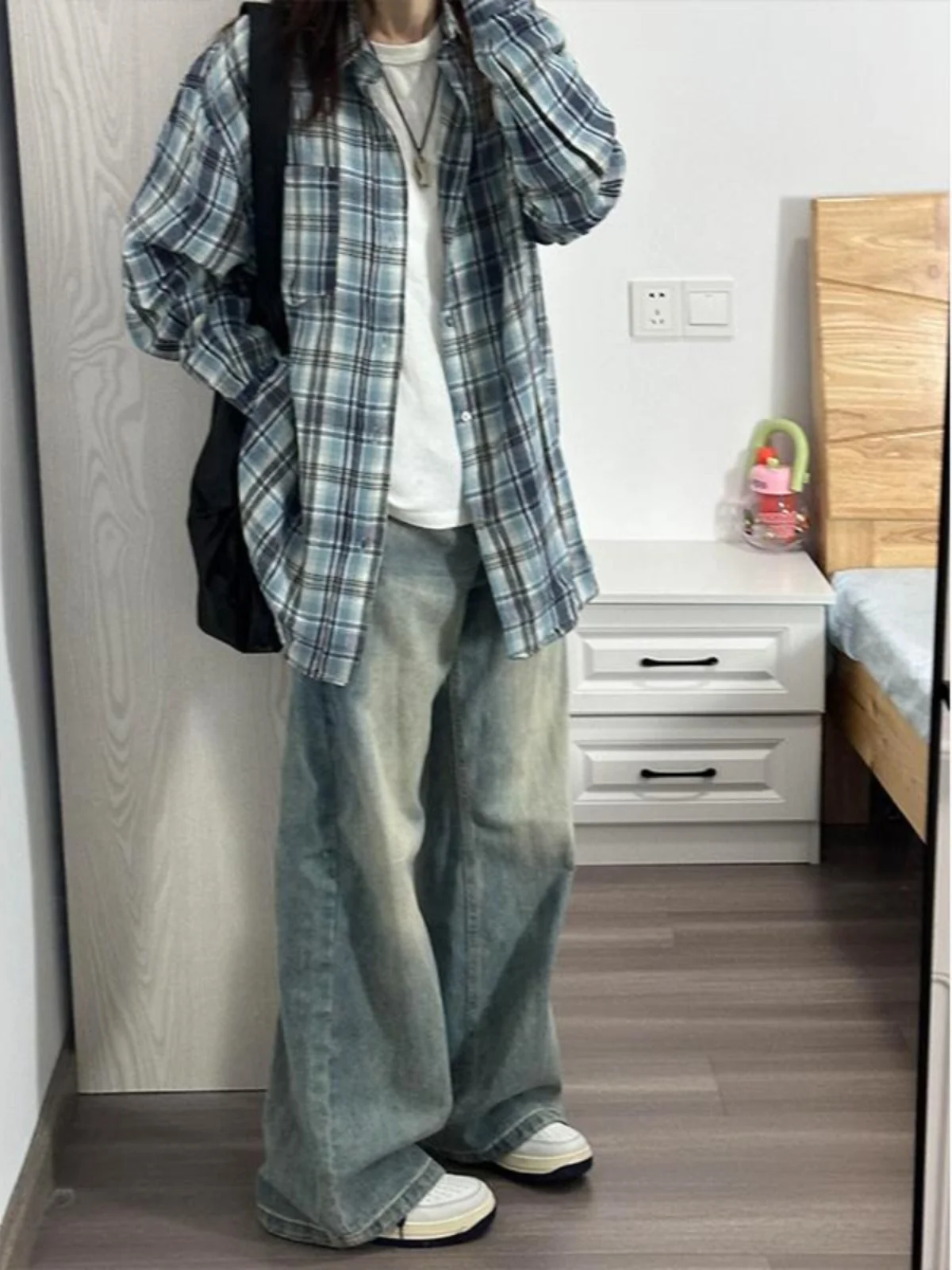 Мужской кардиган в американском ретро-стиле, клетчатый, весенний, в корейском стиле, для пар, свободный, повседневный, универсальный, с узором, пальто
Мужской кардиган в американском ретро-стиле, клетчатый, весенний, в корейском стиле, для пар, свободный, повседневный, универсальный, с узором, пальто