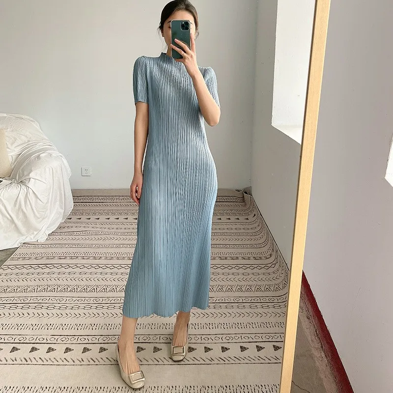 Women's Summer Dress Pullover Light Blue Dresses Solid Color High Neck Pleated Dress Ribbed Knit Slim Fit Midi Dress Knee Length
Women's Summer Dress Pullover Light Blue Dresses Solid Color High Neck Pleated Dress Ribbed Knit Slim Fit Midi Dress Knee Length