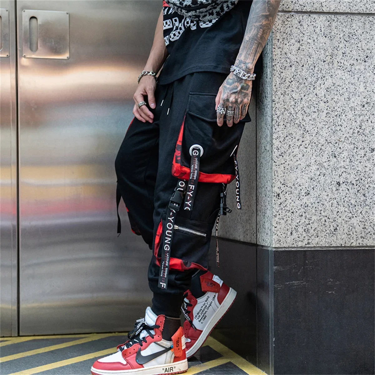 Cool Black Hip-hop Work Pants Gothic High Waisted Sports Pants with Pockets Classic Comfortable Casual Outdoor Men's Streetwear
Cool Black Hip-hop Work Pants Gothic High Waisted Sports Pants with Pockets Classic Comfortable Casual Outdoor Men's Streetwear