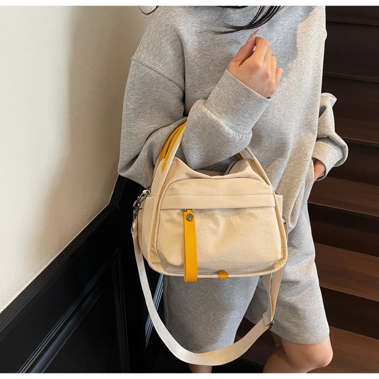 Japanese Casual Lightweight and Versatile Nylon Cloth Small Bag Fashionable Single Shoulder Crossbody Commuting Handbag
Japanese Casual Lightweight and Versatile Nylon Cloth Small Bag Fashionable Single Shoulder Crossbody Commuting Handbag