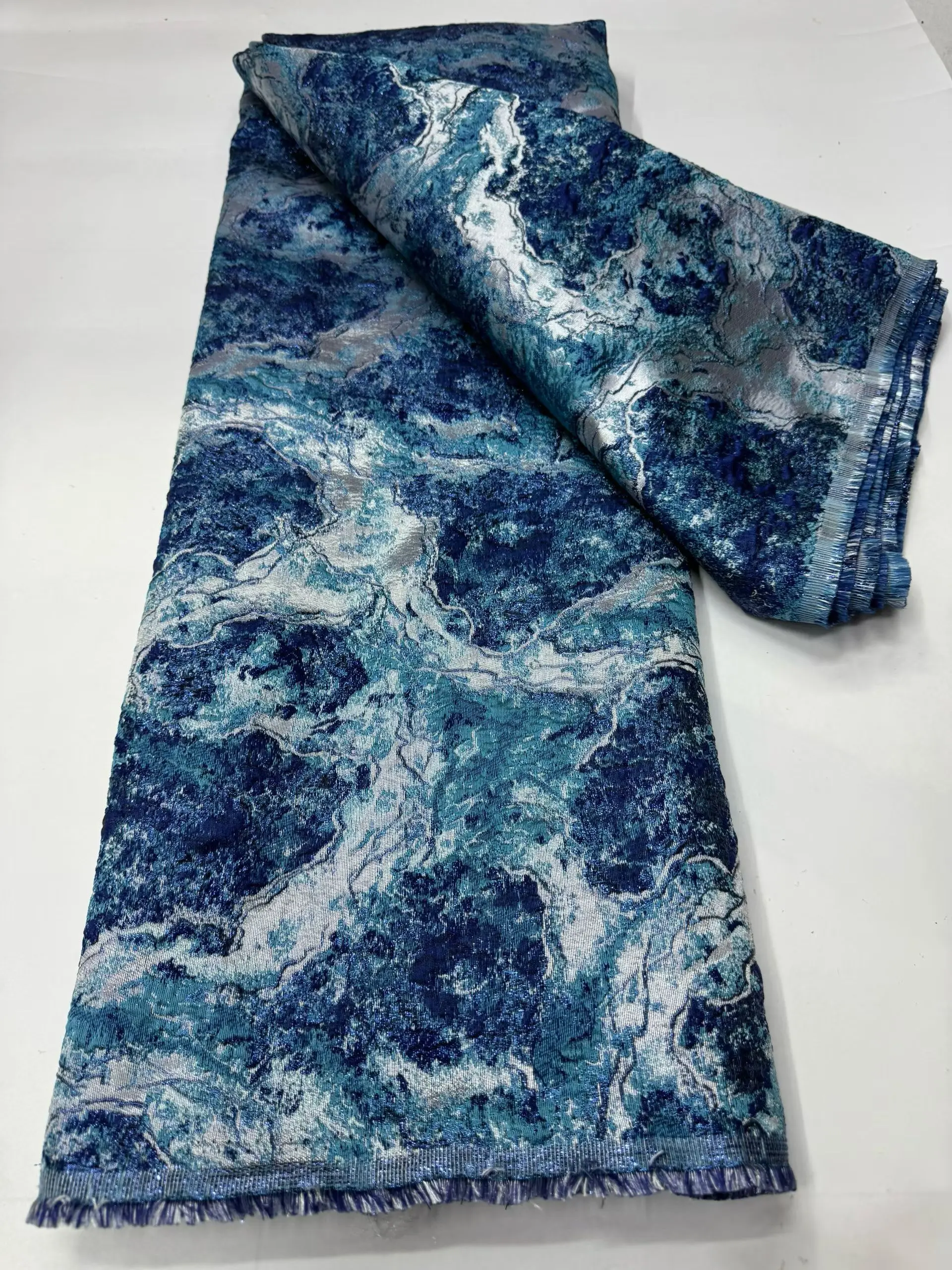 2026 New Style High Quality Blue African French Nigerian Jacquard Damask Brocade Lace Fabric For Women Wed Party Dress LCW2617
2026 New Style High Quality Blue African French Nigerian Jacquard Damask Brocade Lace Fabric For Women Wed Party Dress LCW2617