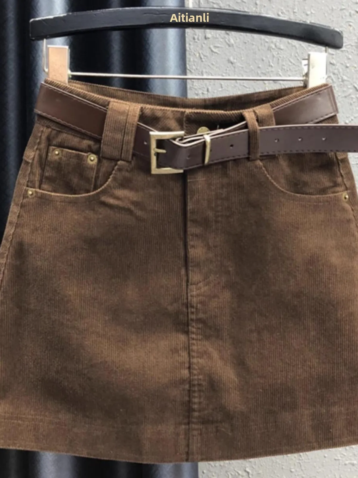 Corduroy High Waist Slimming Short A-Line Skirt for Women Commute Friendly Korean Style Fitted Polyester Fiber Short Skirt
Corduroy High Waist Slimming Short A-Line Skirt for Women Commute Friendly Korean Style Fitted Polyester Fiber Short Skirt