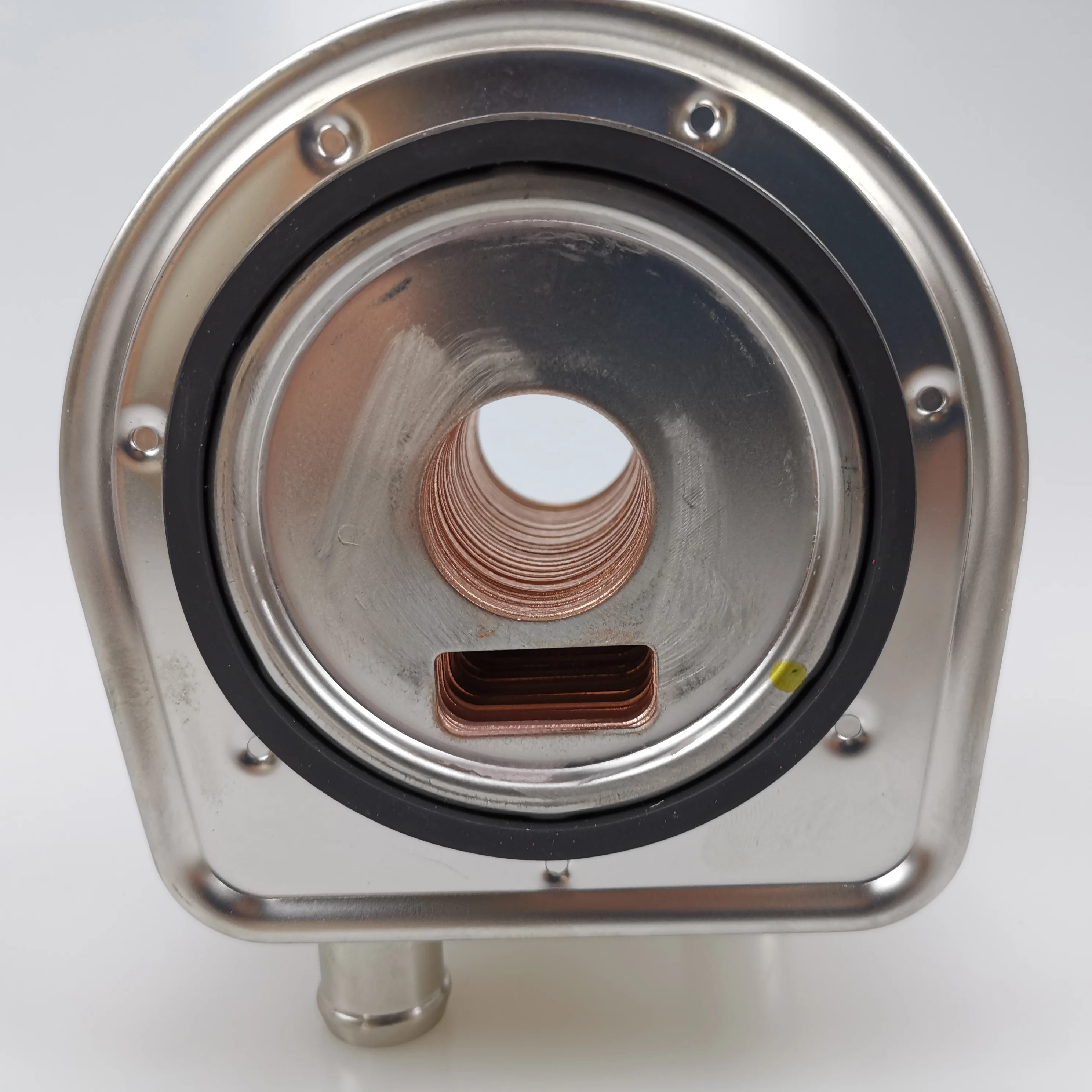 SAIC MAXUS V80 Original Oil Cooler Assembly C00004965 C00014632
SAIC MAXUS V80 Original Oil Cooler Assembly C00004965 C00014632