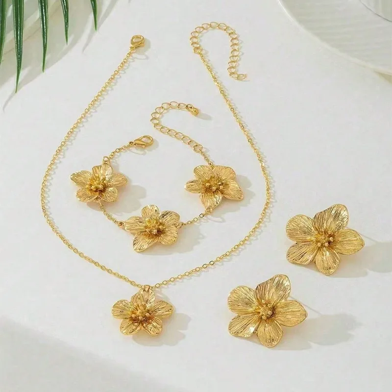 Elegant Five-Petal Flower Necklaces Bracelet Earrings Set For Women Vintage Simple Geometric Texture Floral Wedding Jewelry Gift
Elegant Five-Petal Flower Necklaces Bracelet Earrings Set For Women Vintage Simple Geometric Texture Floral Wedding Jewelry Gift