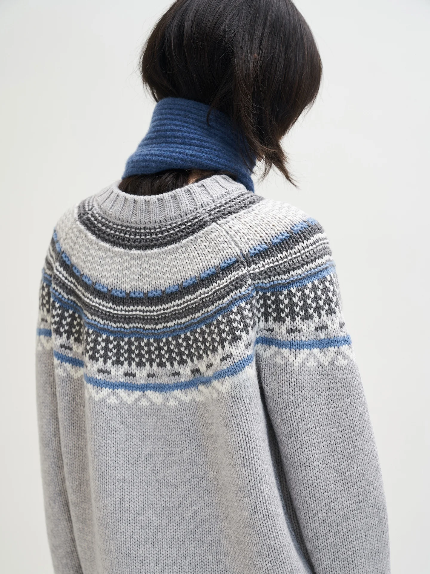 Женский вязаный свитер Seei с круглым вырезом и вставками на плечах, шерстяной трикотаж, зимний, утепленный, в стиле ретро, с длинными рукавами, повседневный крой
Женский вязаный свитер Seei с круглым вырезом и вставками на плечах, шерстяной трикотаж, зимний, утепленный, в стиле ретро, с длинными рукавами, повседневный крой