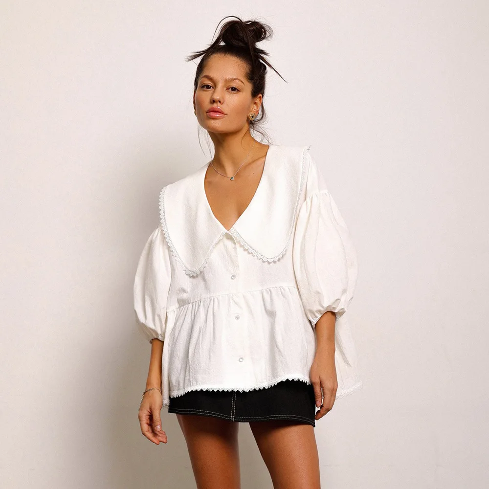 Original Peter Pan Collar Lantern Sleeve Cotton Shirt Spring and Summer Women Chic Loose Soft Lace Mushroom Splicing Casual Top
Original Peter Pan Collar Lantern Sleeve Cotton Shirt Spring and Summer Women Chic Loose Soft Lace Mushroom Splicing Casual Top