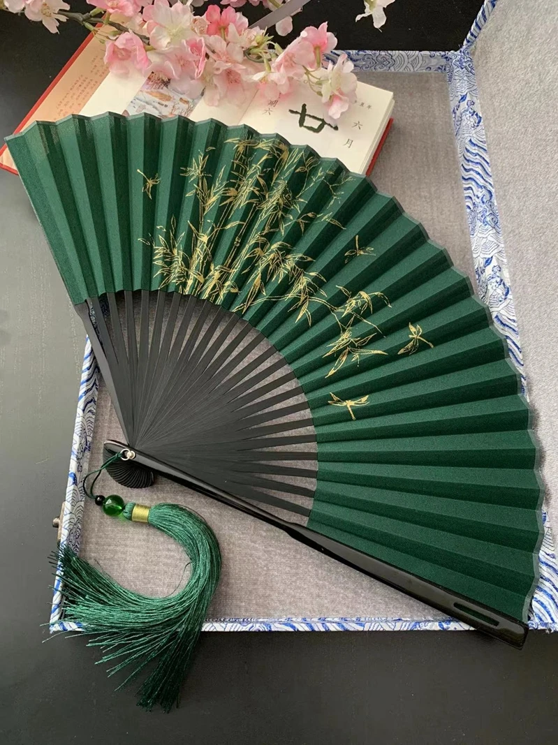 Chinese style folding fan Silken fans of different décor Easy to carry a hand fan Collection of household craftsmanship
Chinese style folding fan Silken fans of different décor Easy to carry a hand fan Collection of household craftsmanship