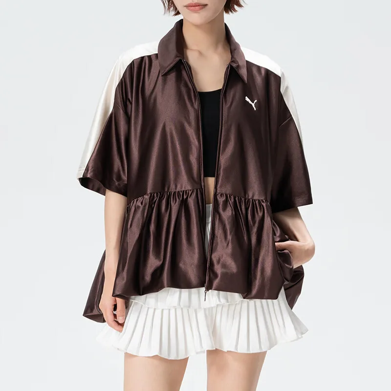 PUMA 636885-13 Women Color Block Shirt Lapel Zip Front Ruffle Hem Loose Fit Casual Sports Daily Short Sleeve Chocolate Brown Top
PUMA 636885-13 Women Color Block Shirt Lapel Zip Front Ruffle Hem Loose Fit Casual Sports Daily Short Sleeve Chocolate Brown Top