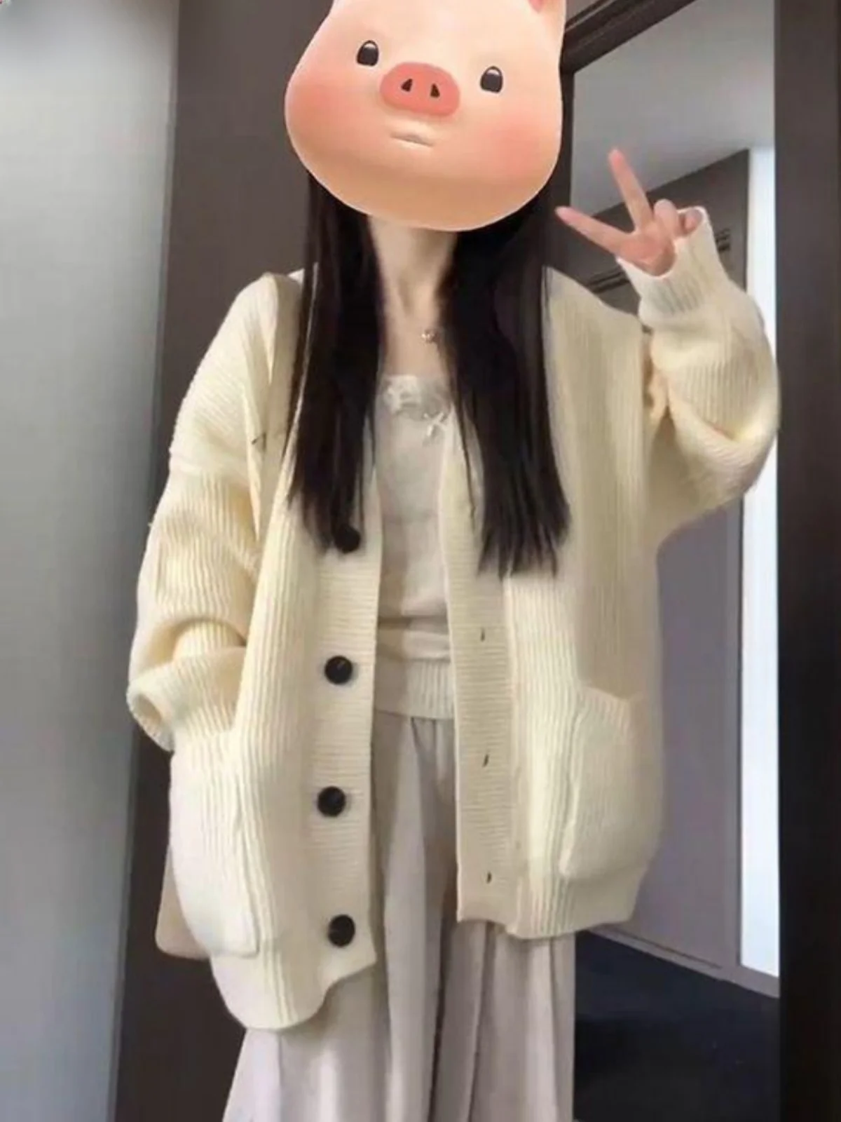 Вязаный кардиган на раннюю осень, женский свободный универсальный топ в корейском стиле, модный, с длинными рукавами, V-образным вырезом
Вязаный кардиган на раннюю осень, женский свободный универсальный топ в корейском стиле, модный, с длинными рукавами, V-образным вырезом