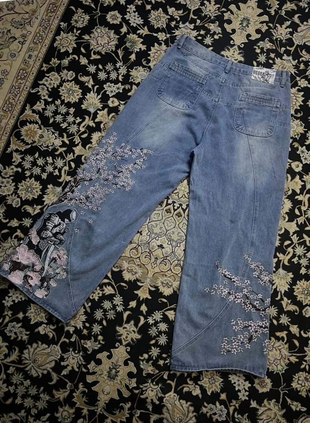 Hip Hop Cherry Blossom Knight Embroidery Jeans Women Y2k Casual Goth Streetwear Wide Leg Denim Pants Baggy Slouchy Jeans
Hip Hop Cherry Blossom Knight Embroidery Jeans Women Y2k Casual Goth Streetwear Wide Leg Denim Pants Baggy Slouchy Jeans