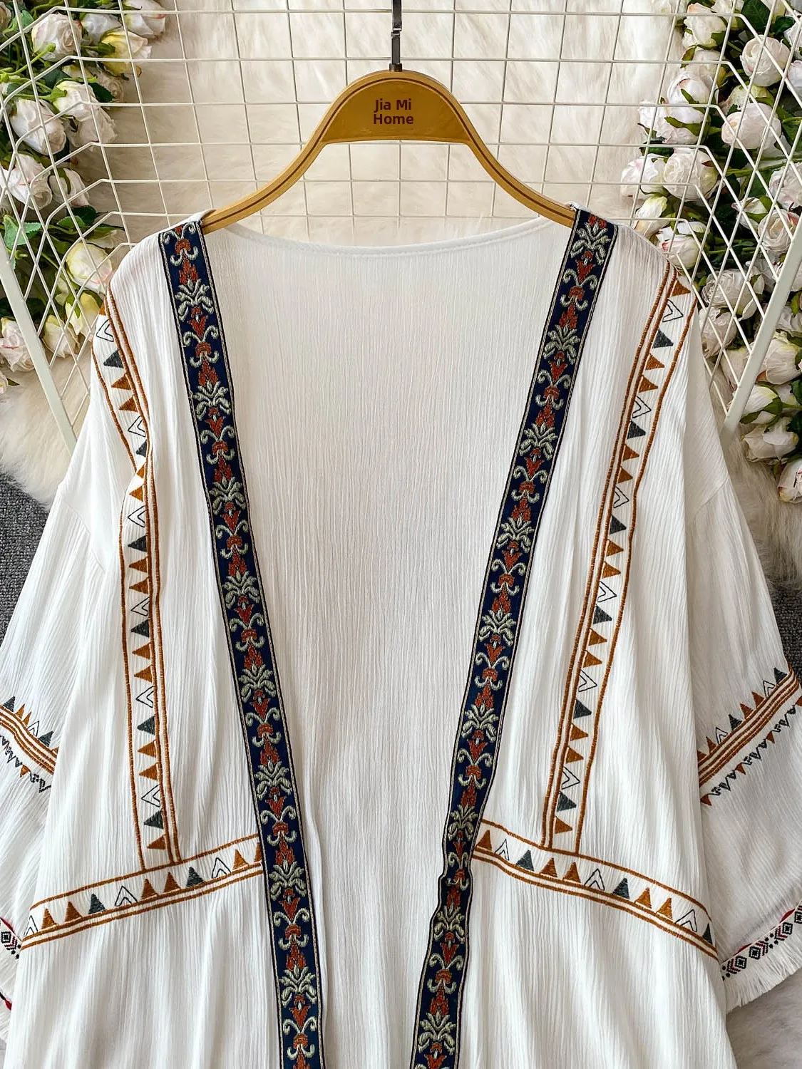 Ele Ethnic Sle V-Ne Embroidered Open Cardigan Long Sve Loose Midi Length Fringed Women's Summer Outerwear
Ele Ethnic Sle V-Ne Embroidered Open Cardigan Long Sve Loose Midi Length Fringed Women's Summer Outerwear