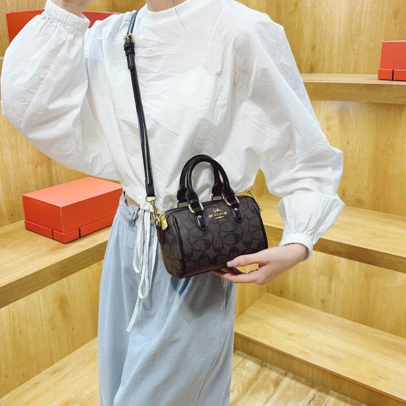 Trendy Simple Diaper Bags For Women Elegant Vintage Leather Handbag Luxury Designer Minimalist Fashionable Tote
Trendy Simple Diaper Bags For Women Elegant Vintage Leather Handbag Luxury Designer Minimalist Fashionable Tote