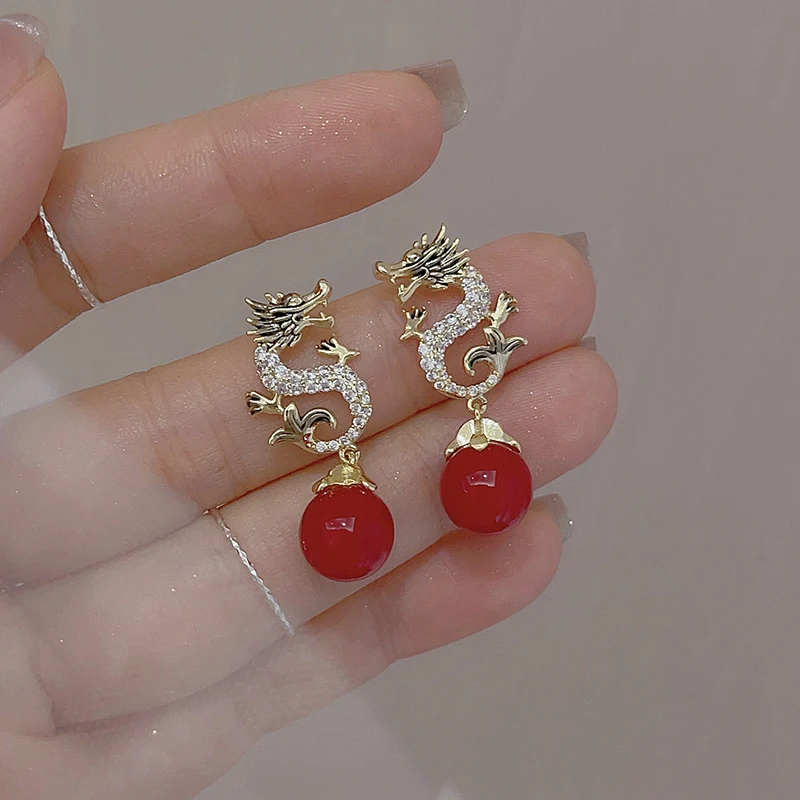 Elegant Dragon Design Dangle Earrings for Women's Fashion Ear Accessories 2024 New Arrival Fine Jewelry Red Crystal Stone Beads
Elegant Dragon Design Dangle Earrings for Women's Fashion Ear Accessories 2024 New Arrival Fine Jewelry Red Crystal Stone Beads