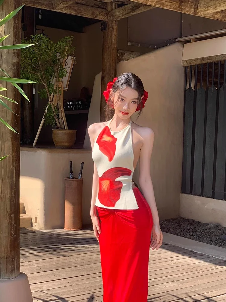 Red Backless Neck Hanging Holiday Suit Women's Fashionable Spring Summer Set Short Sleeve round Neck Sweet Style Casual Wear
Red Backless Neck Hanging Holiday Suit Women's Fashionable Spring Summer Set Short Sleeve round Neck Sweet Style Casual Wear