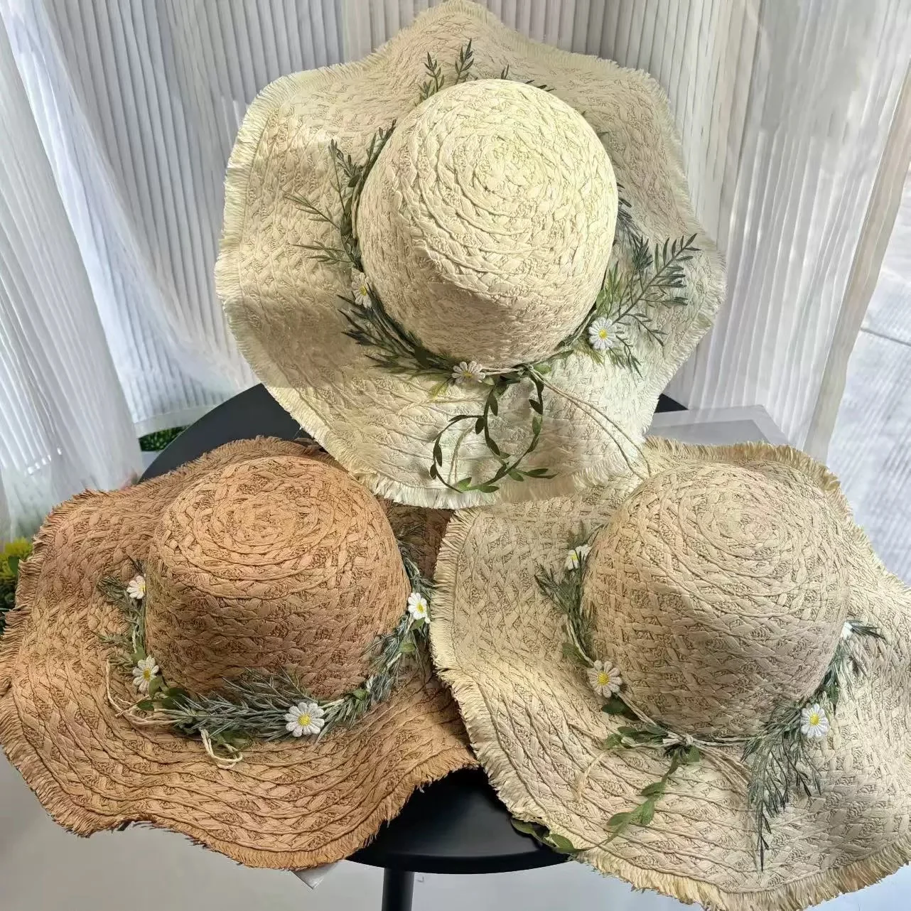 Handwoven Daisy Hat with Floral Wreath Women's Summer Vacation Hat Versatile Wide-Brim Sun Protection Beach Hat
Handwoven Daisy Hat with Floral Wreath Women's Summer Vacation Hat Versatile Wide-Brim Sun Protection Beach Hat