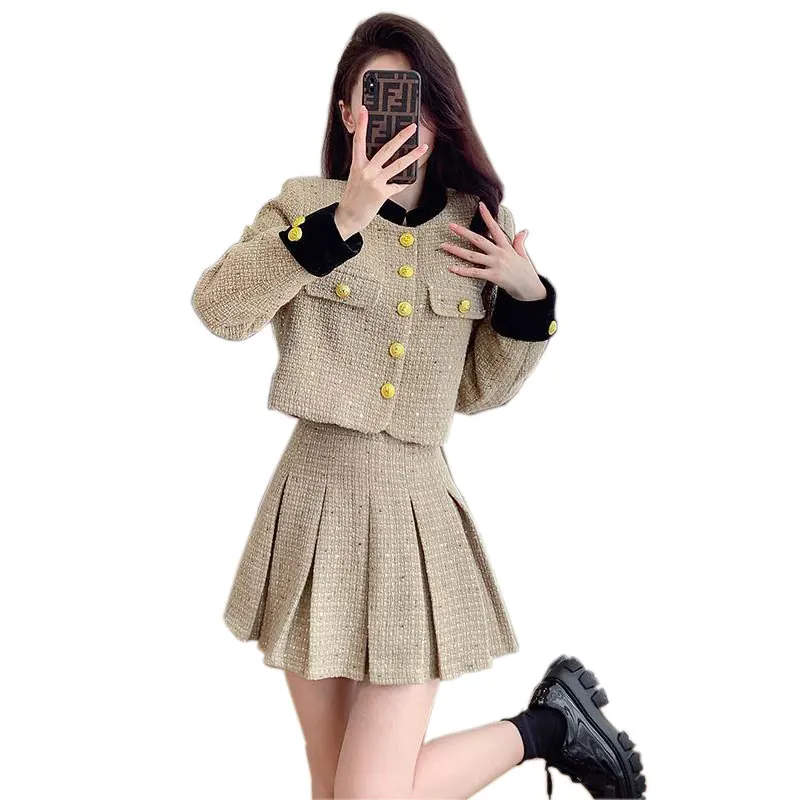Khaki coarse tweed 2-piece set spliced jacket+pleated skirt 2025 new spring and autumn small fragrance style women's clothing
Khaki coarse tweed 2-piece set spliced jacket+pleated skirt 2025 new spring and autumn small fragrance style women's clothing