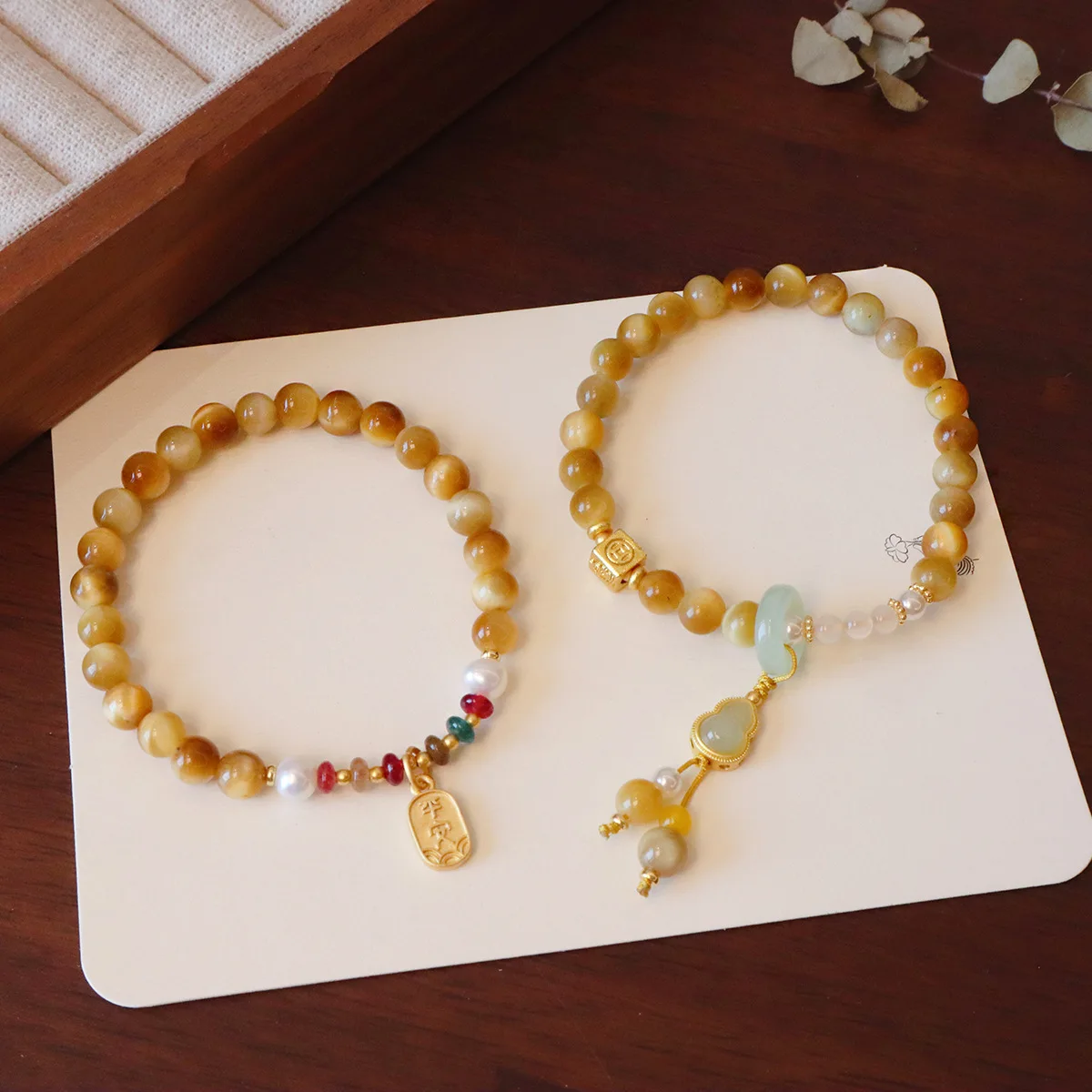Vintage Natural Gold Tiger's Eye Stones Lucky Fengshui Health Pendant Beaded Strand Women's Bracelets Jewelry Accessories 1410
Vintage Natural Gold Tiger's Eye Stones Lucky Fengshui Health Pendant Beaded Strand Women's Bracelets Jewelry Accessories 1410