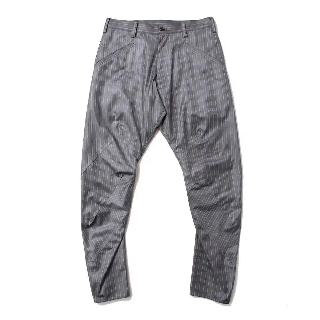 YOJI OOAK серые деконструированные полосатые строчки, маленькие брюки, повседневные брюки-редис, независимый японский дизайнерский бренд
YOJI OOAK серые деконструированные полосатые строчки, маленькие брюки, повседневные брюки-редис, независимый японский дизайнерский бренд