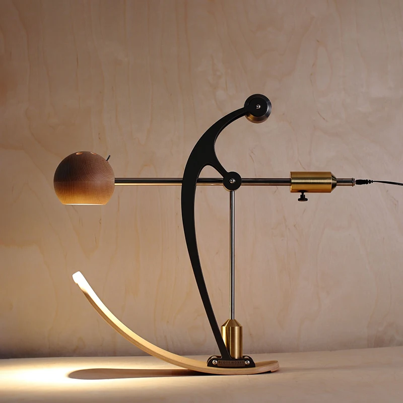 Скандинавские дизайнерские настольные лампы из кованого железа, регулируемые современные индивидуальные светильники для гостиной, спальни, ресторана, офиса
Скандинавские дизайнерские настольные лампы из кованого железа, регулируемые современные индивидуальные светильники для гостиной, спальни, ресторана, офиса