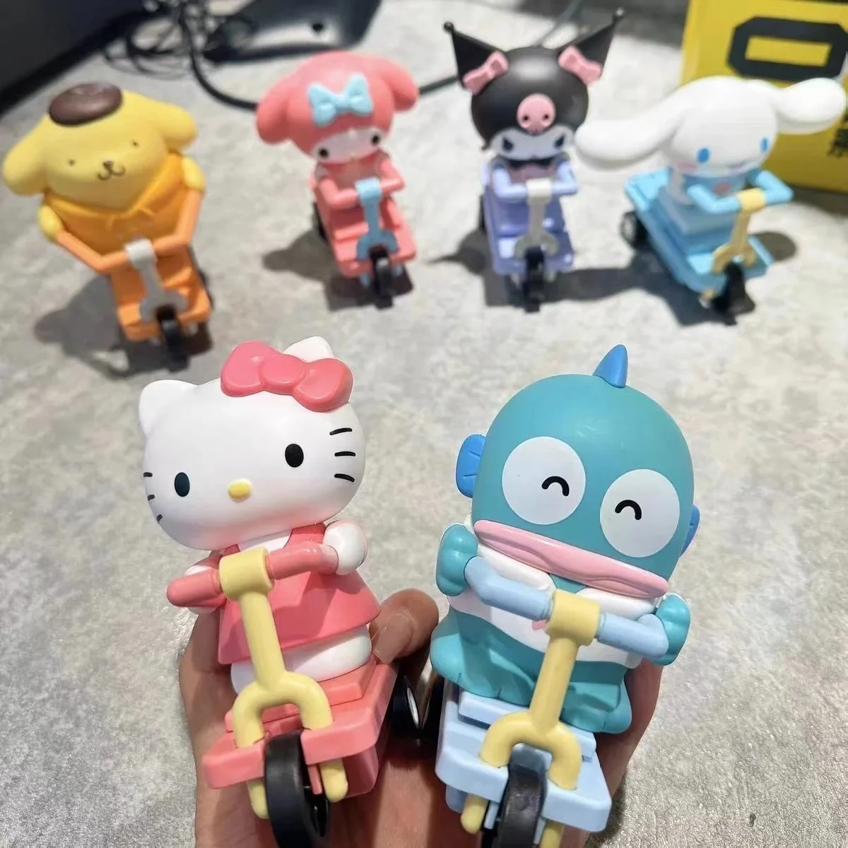 Sanrio Hello Kitty Cute Scooter Wind Up Toy Cartoon Collectible Figure Kids Daily Use Gift Style
Sanrio Hello Kitty Cute Scooter Wind Up Toy Cartoon Collectible Figure Kids Daily Use Gift Style