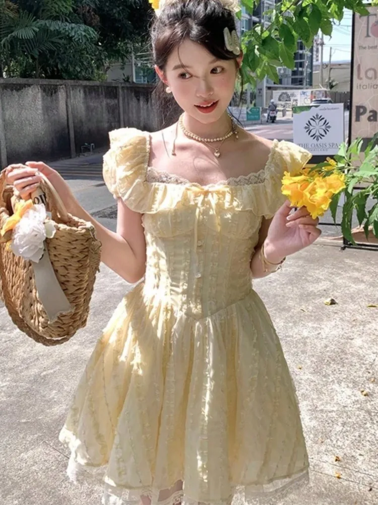 Summer Cute Yellow Square Collar Bubble Sleeve A-Line Princess Mini Dress Sweet High Waist Skirt Fashion Holiday Beach Outfit
Summer Cute Yellow Square Collar Bubble Sleeve A-Line Princess Mini Dress Sweet High Waist Skirt Fashion Holiday Beach Outfit
