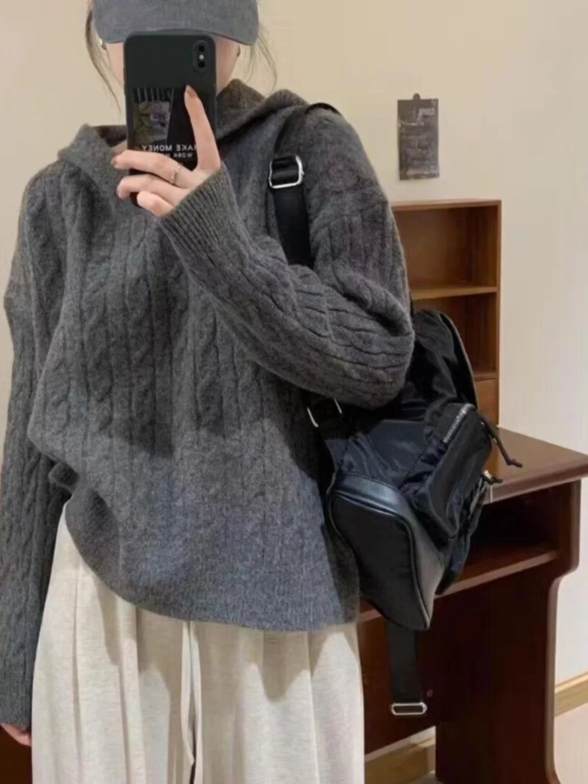 Retro Women Hooded Sweater Autumn Winter Loose Long Sleeve Pullover Knitted Tops Leisure Solid All-mattched Female Sweater
Retro Women Hooded Sweater Autumn Winter Loose Long Sleeve Pullover Knitted Tops Leisure Solid All-mattched Female Sweater