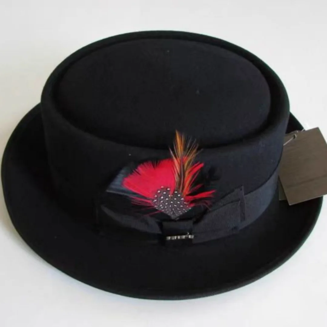 Кепки в стиле хип-хоп, шерстяная шляпа для уличных танцев в стиле ретро, британская джазовая шляпа с плоским цилиндром
Кепки в стиле хип-хоп, шерстяная шляпа для уличных танцев в стиле ретро, британская джазовая шляпа с плоским цилиндром