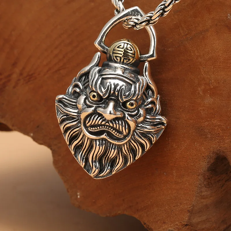 S925 sterling silver domineering men fashion Zhong Kui pendant Thai silver vintage distressed silver jewelry
S925 sterling silver domineering men fashion Zhong Kui pendant Thai silver vintage distressed silver jewelry