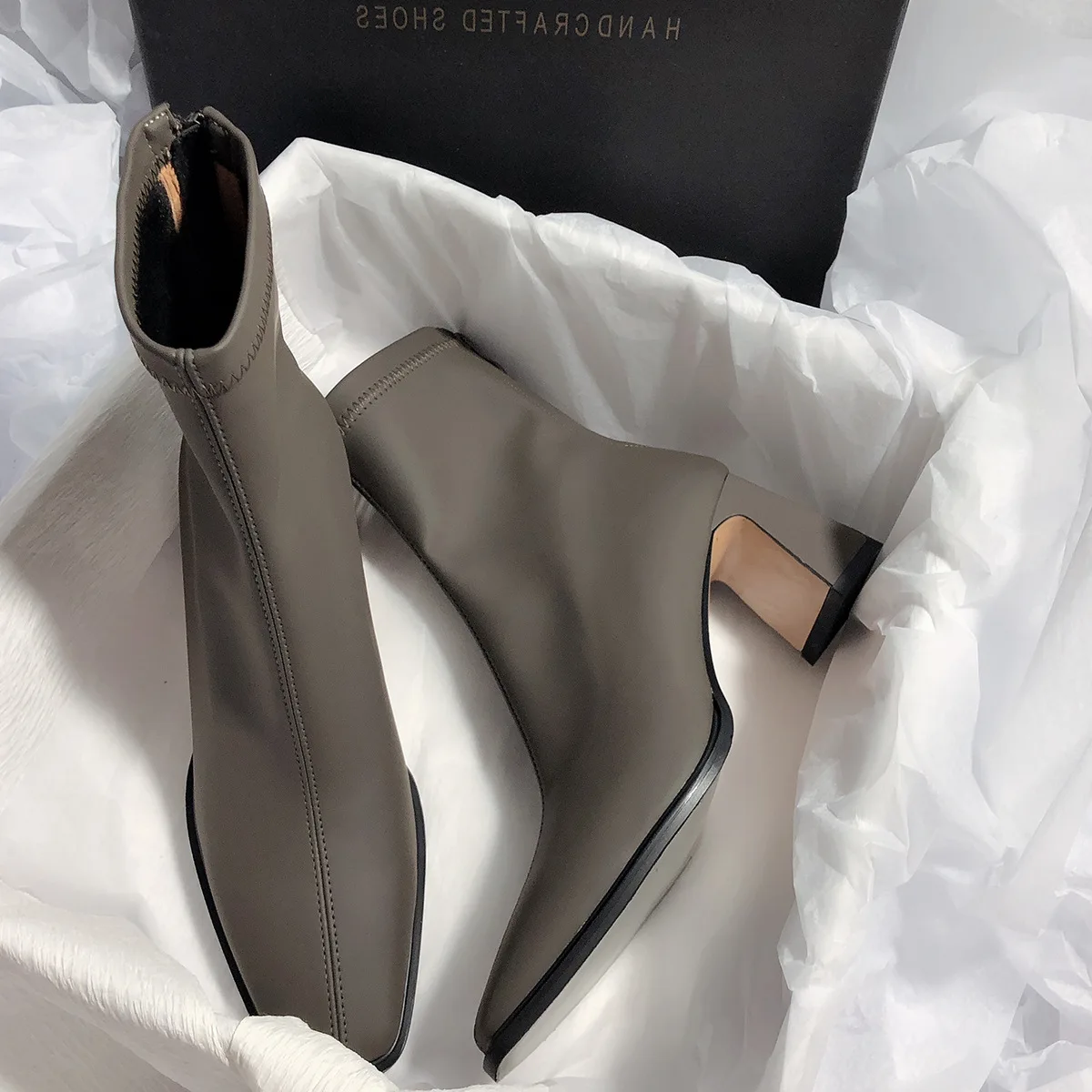 Elegant 2024 New High Heel Slim Elastic Simple Short Boots Women's Fashionable Boots Ultrafine Fiber round Toe Rubber ...
Elegant 2024 New High Heel Slim Elastic Simple Short Boots Women's Fashionable Boots Ultrafine Fiber round Toe Rubber ...