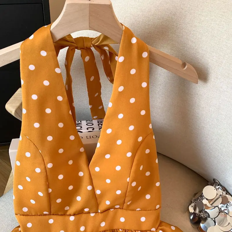 Модные Y2k милые женские майки с лямкой на шее, обтягивающие майки без рукавов с принтом, милые блузки с v-образным вырезом и открытой спиной, 2025 г., винтажный топ с лямкой в горошек
Модные Y2k милые женские майки с лямкой на шее, обтягивающие майки без рукавов с принтом, милые блузки с v-образным вырезом и открытой спиной, 2025 г., винтажный топ с лямкой в горошек