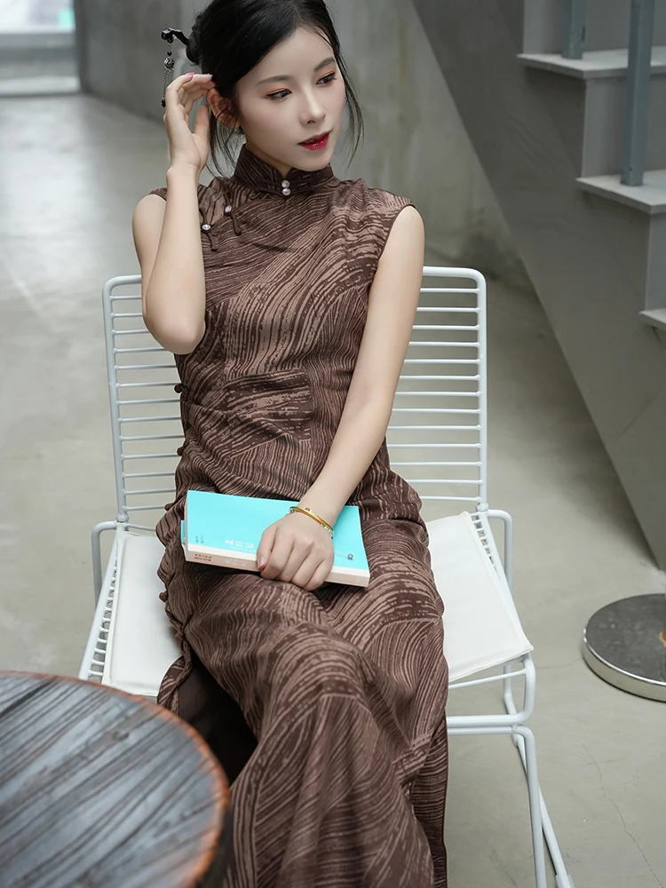 Теплый ветер: Оригинальная винтажная куртка с высокой талией, воротником-стойкой, коричневая, с пуговицами, в китайском стиле, модель Sle Dr
Теплый ветер: Оригинальная винтажная куртка с высокой талией, воротником-стойкой, коричневая, с пуговицами, в китайском стиле, модель Sle Dr