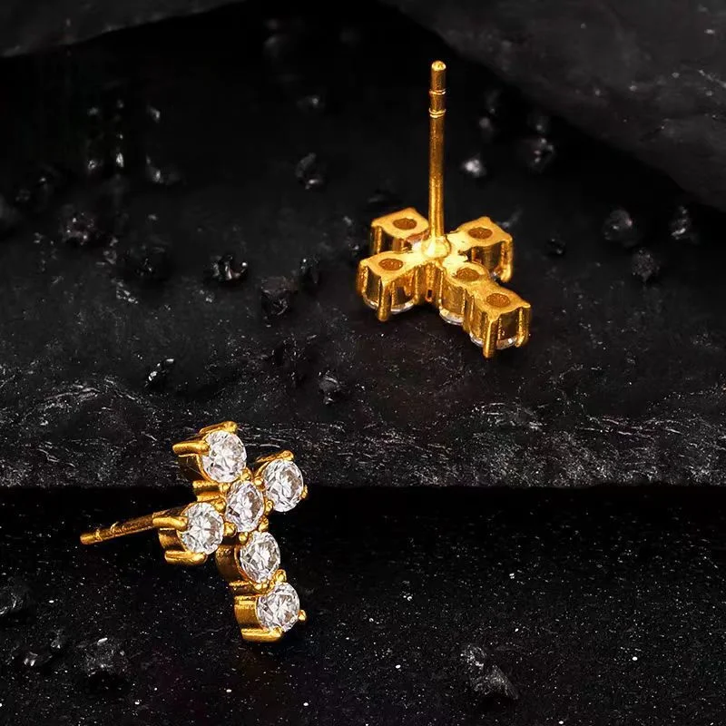 AU750 Gold Diamond Cross Earrings for Men and Women, European and American Hip Hop Style, 18K Gold Earrings Gift
AU750 Gold Diamond Cross Earrings for Men and Women, European and American Hip Hop Style, 18K Gold Earrings Gift
