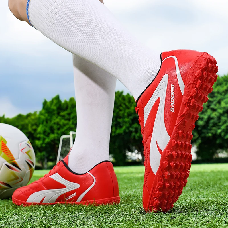 New high-top soccer shoes with studs for teenagers, male and female students, stylish, durable, trendy
New high-top soccer shoes with studs for teenagers, male and female students, stylish, durable, trendy