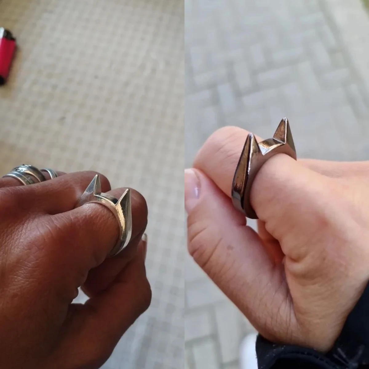 Adults Outdoor Survival Self-Defense Rings Broken Window Cat's Ear Safety Finger Rings Metal Defense Ring Self Defense Supplies
Adults Outdoor Survival Self-Defense Rings Broken Window Cat's Ear Safety Finger Rings Metal Defense Ring Self Defense Supplies