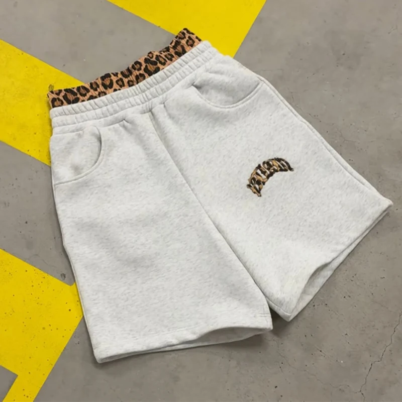 Y2K New Aesthetic Lining Gothic Leopard Embroidered Street Double Waist Men's and Women's Multi functional Casual Hip Hop Pants
Y2K New Aesthetic Lining Gothic Leopard Embroidered Street Double Waist Men's and Women's Multi functional Casual Hip Hop Pants