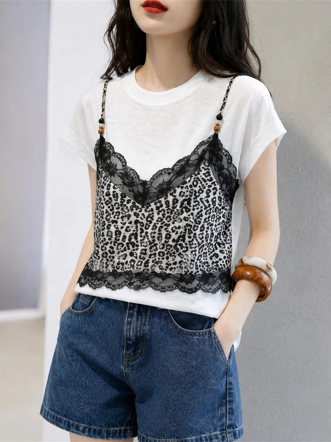 Fashionable Fake Two-Piece T-Shirt round Neck Leopard Print Top Korean Design Summer 2026 Elegant Petite Shirt Commute Style
Fashionable Fake Two-Piece T-Shirt round Neck Leopard Print Top Korean Design Summer 2026 Elegant Petite Shirt Commute Style