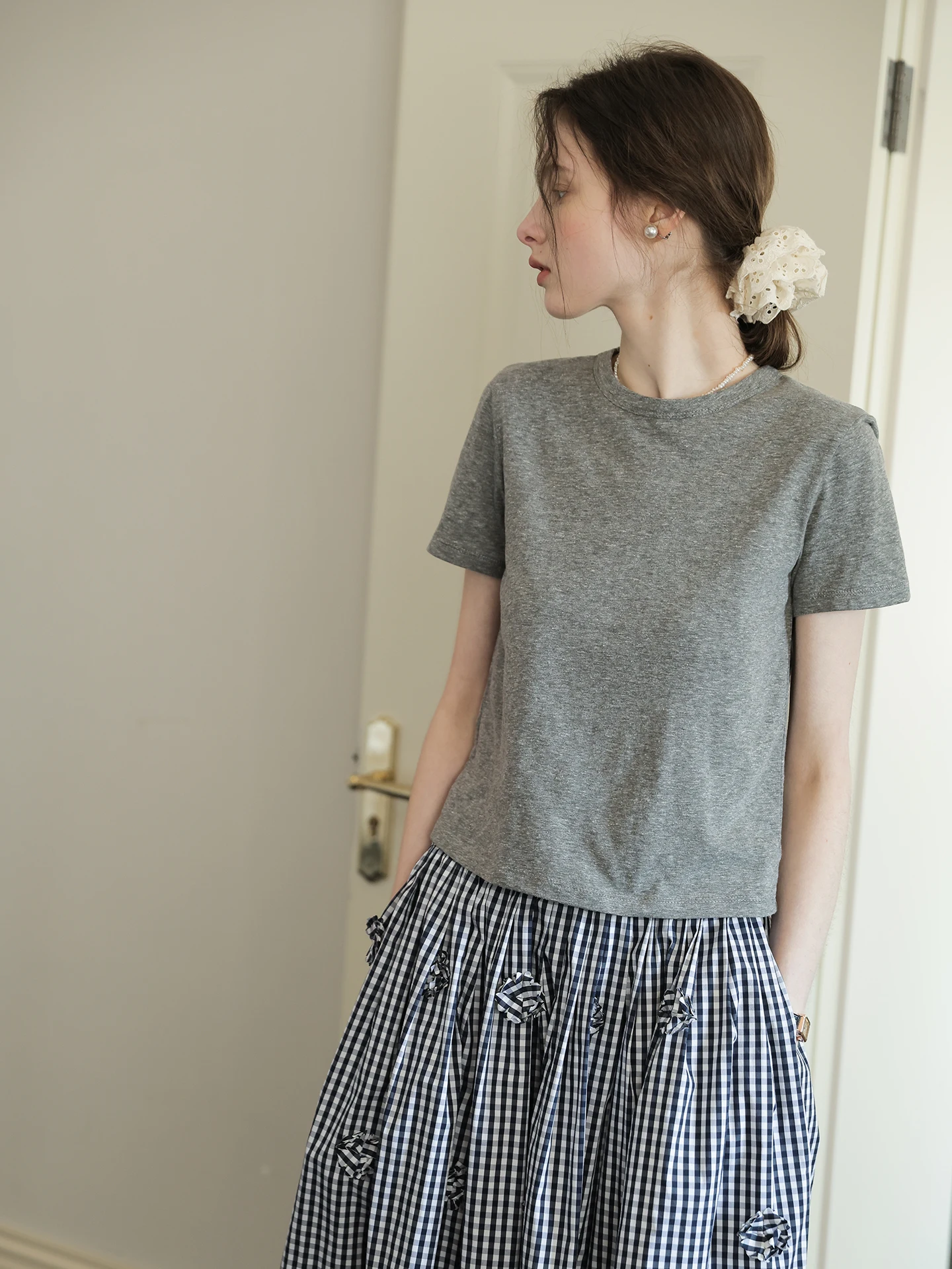 Spring White Casual Cotton Short Sleeve T-Shirt Women's round Neck Shoulder Appropriate Floral Pattern Breathable Skin-friend...
Spring White Casual Cotton Short Sleeve T-Shirt Women's round Neck Shoulder Appropriate Floral Pattern Breathable Skin-friend...