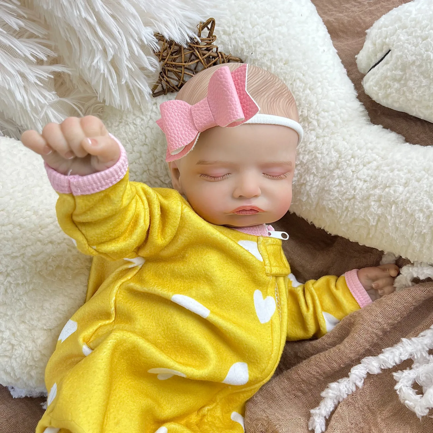 BZDOLL 19inch Asleep Reborn Baby Doll Toy with Cloth Body Real Look 48 CM 3D Skin Doll Realistic Fashion Birthday Gift For Girl
BZDOLL 19inch Asleep Reborn Baby Doll Toy with Cloth Body Real Look 48 CM 3D Skin Doll Realistic Fashion Birthday Gift For Girl