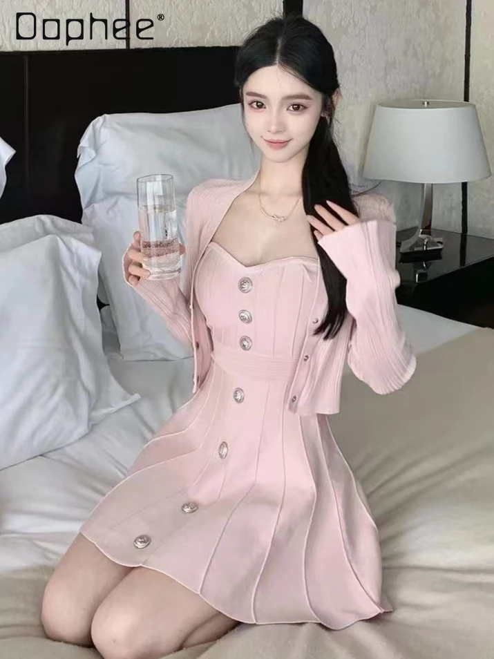 Корейский кардиган с серебряной пряжкой Ins Trend + платье без бретелек с серебряной пряжкой Изысканные элегантные комплекты французских светских платьев из двух предметов
Корейский кардиган с серебряной пряжкой Ins Trend + платье без бретелек с серебряной пряжкой Изысканные элегантные комплекты французских светских платьев из двух предметов