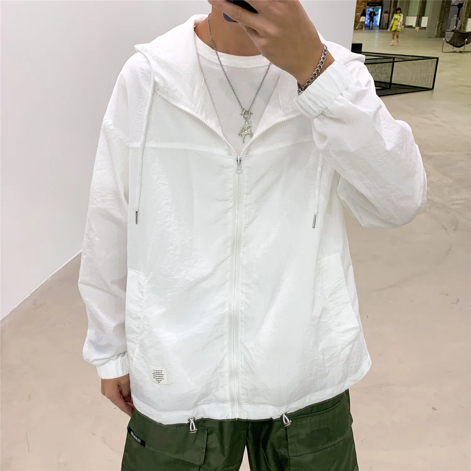 2024 Summer Jacket Men Thin Light Hooded Sun Protection Coat Black White Polyester Plus Size Casual Streetwear Clothing
2024 Summer Jacket Men Thin Light Hooded Sun Protection Coat Black White Polyester Plus Size Casual Streetwear Clothing