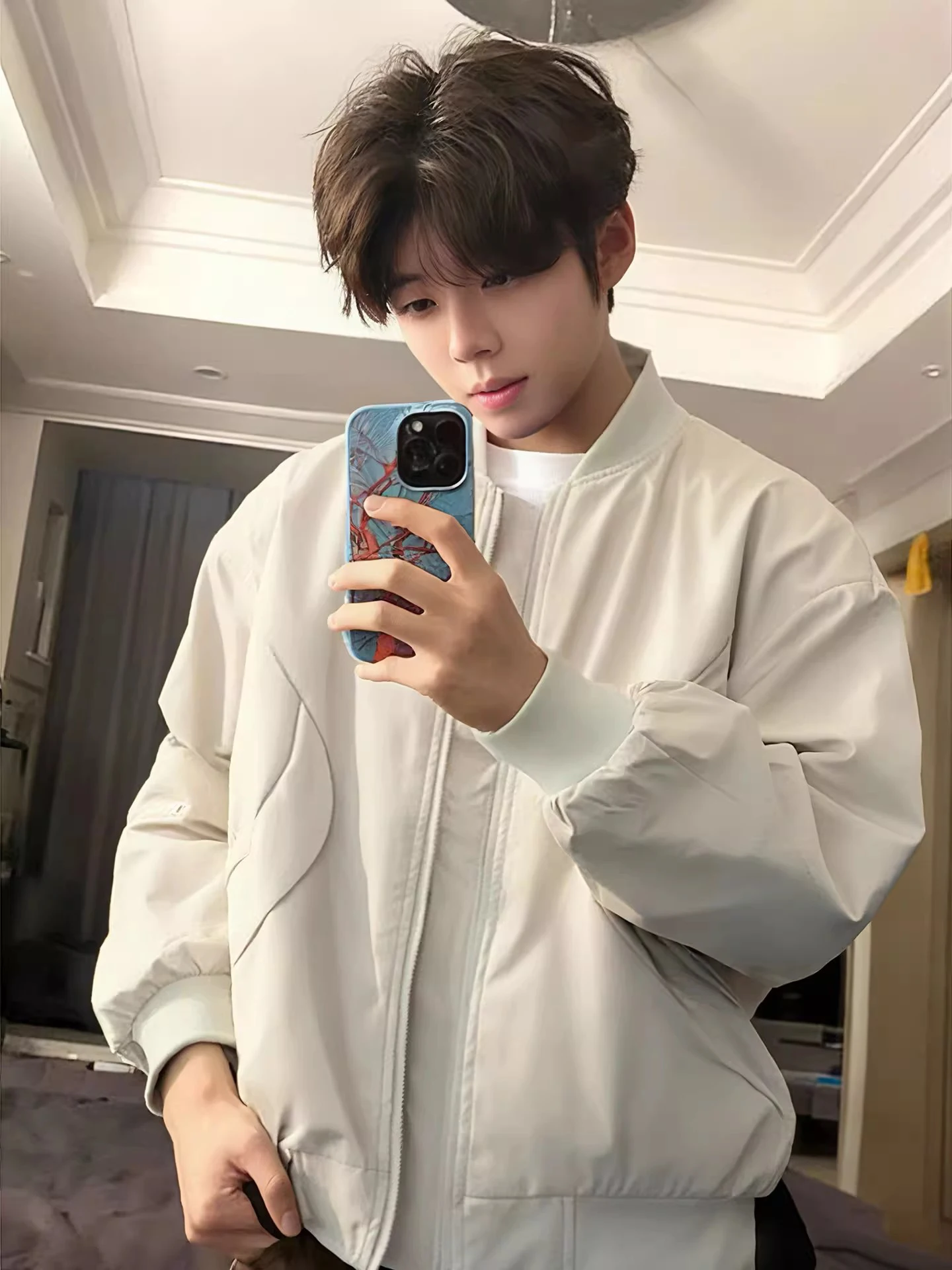 Мужская бейсбольная куртка American Sle Pilot Jaet: весенняя, стильная, с декоративной молнией, приталенный крой, молодежный фасон
Мужская бейсбольная куртка American Sle Pilot Jaet: весенняя, стильная, с декоративной молнией, приталенный крой, молодежный фасон