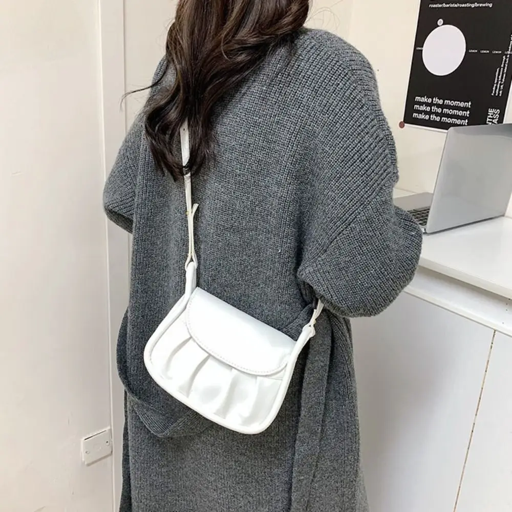 PU Leather Crossbody Underarm Bag Carrying Lightweight Female Small Square Bags Large Capacity Korean Style Elegant Shoulder Bag
PU Leather Crossbody Underarm Bag Carrying Lightweight Female Small Square Bags Large Capacity Korean Style Elegant Shoulder Bag