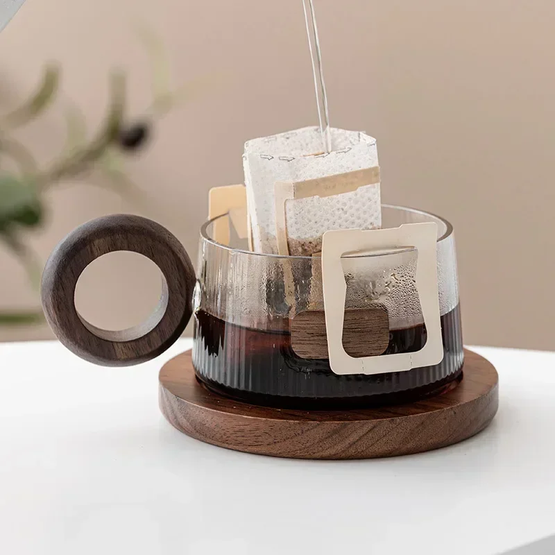 Vertical glass coffee cup and saucer set high-grade exquisite household walnut tea cup female milk cup with spoon.
Vertical glass coffee cup and saucer set high-grade exquisite household walnut tea cup female milk cup with spoon.