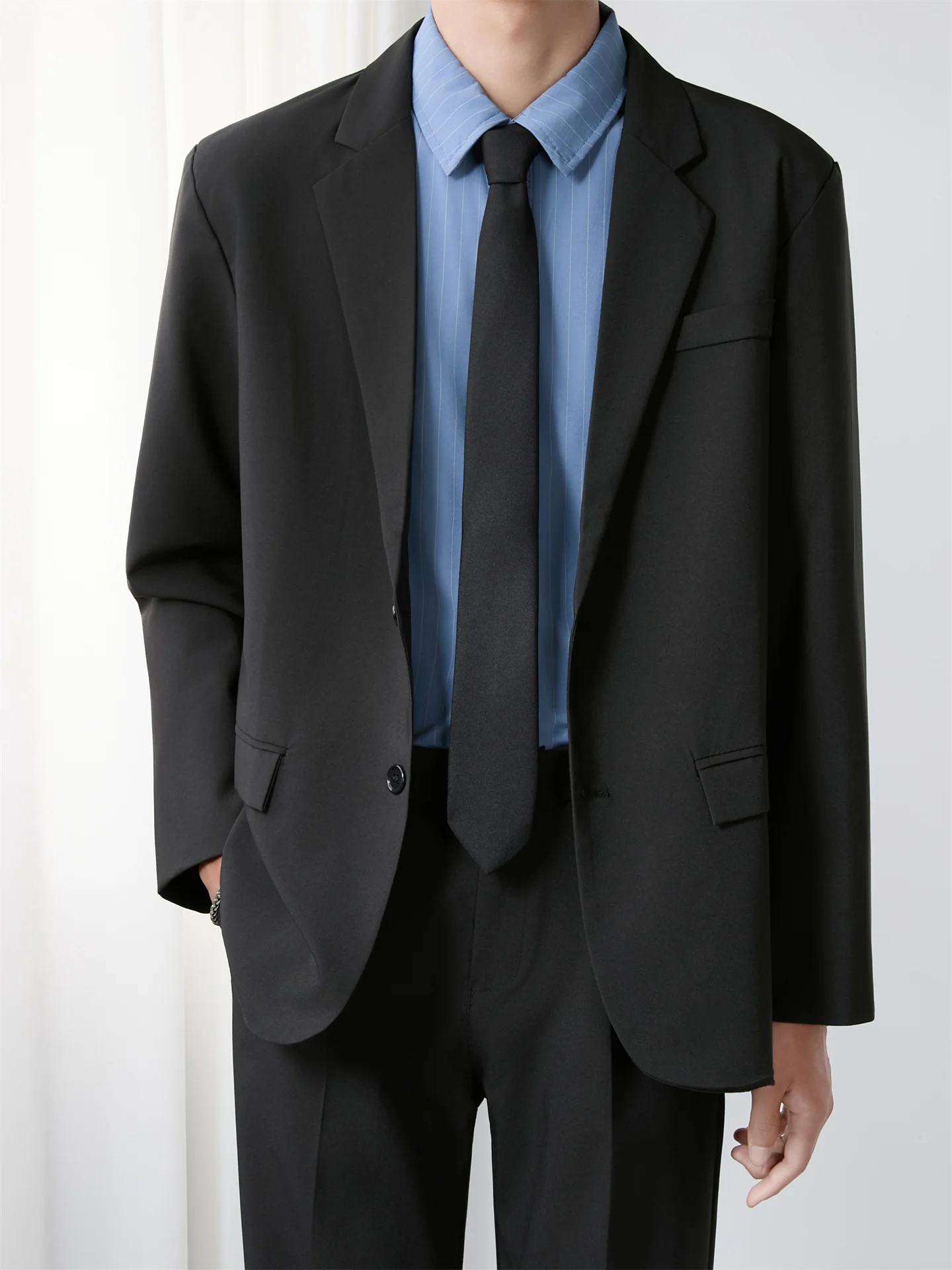 Bla Casual Suit Jaet for Men Loose oulder Pad Commuter Versatile Student Sle Classic Button up Long Sve Jaet
Bla Casual Suit Jaet for Men Loose oulder Pad Commuter Versatile Student Sle Classic Button up Long Sve Jaet